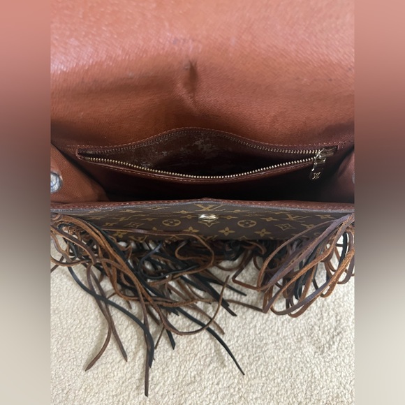 Louis Vuitton St. Cloud MM Fringe - Picture 5 of 7